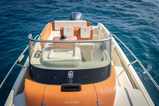Invictus Yacht CX 240 de segunda mano en venta