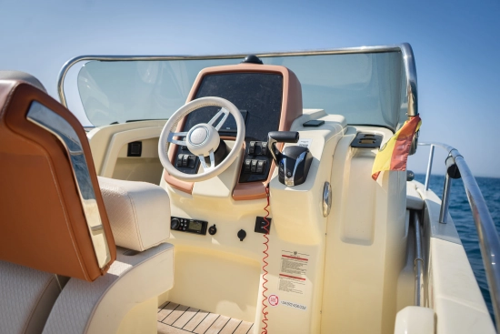 Invictus Yacht CX 240 de segunda mano en venta