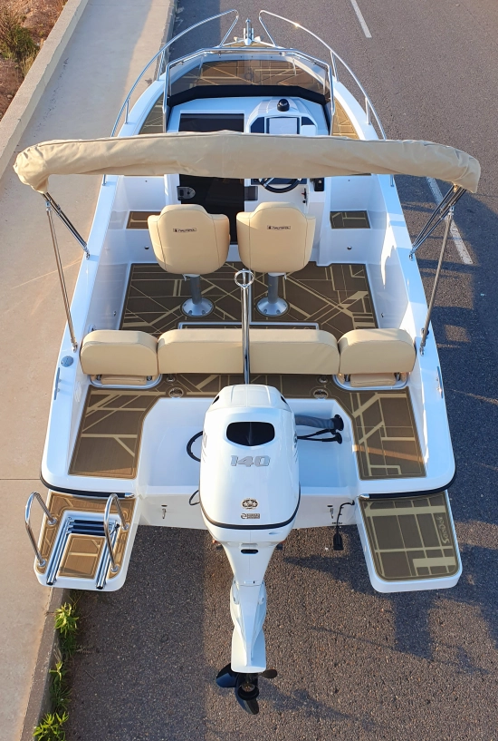 7 MARES 630 Sundeck nuevo en venta