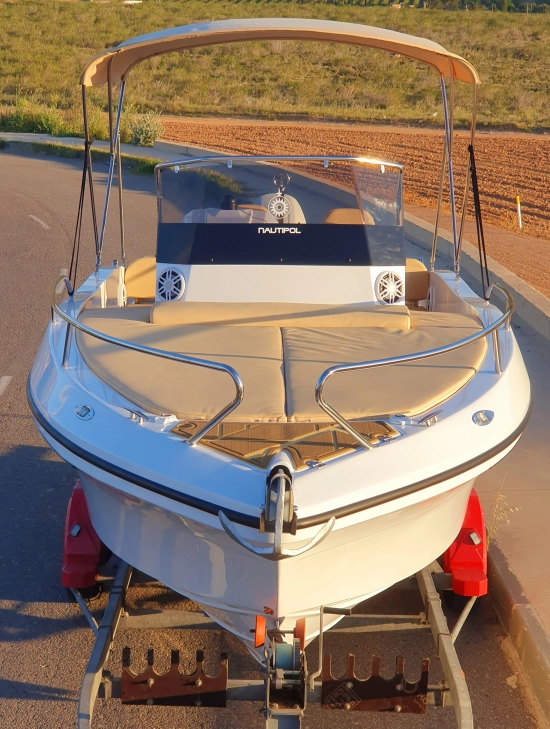 7 MARES 630 Sundeck nuevo en venta
