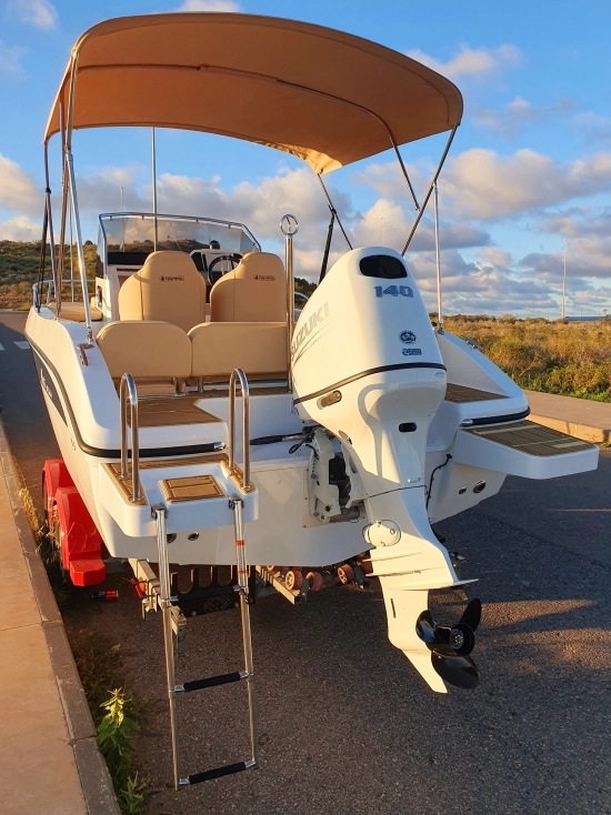 7 MARES 630 Sundeck nuevo en venta