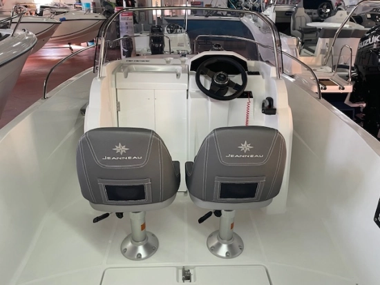 Jeanneau Cap Camarat 5.5 Cc nuevo en venta