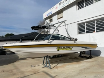 Malibu Boats Response LX usata in vendita