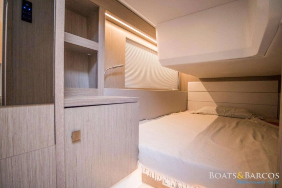 Sealine C390v usado à venda