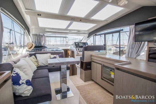 Sealine C390v usado à venda