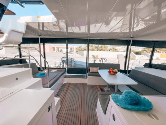 Lagoon 450S usata in vendita