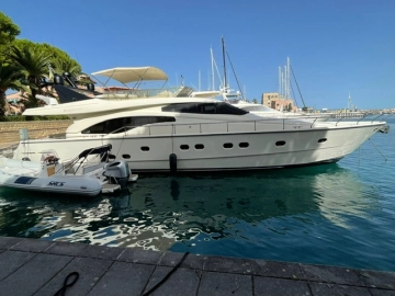 Ferretti 68 fly usata in vendita