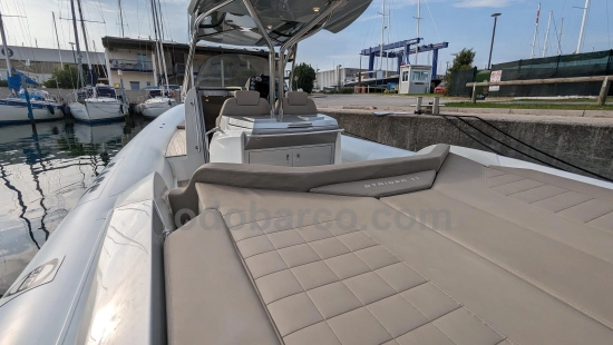 Sacs Marine Strider 11 Sundeck usado à venda