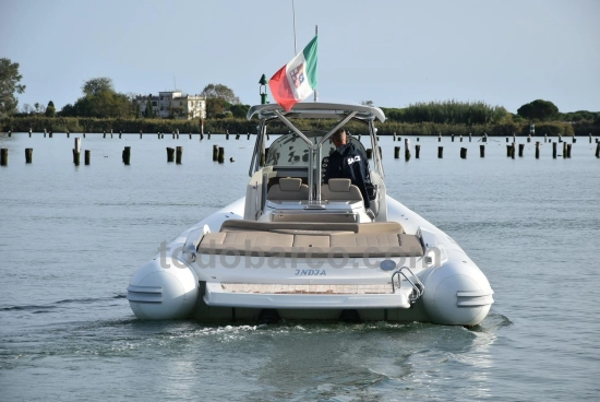 Sacs Marine Strider 11 Sundeck usado à venda