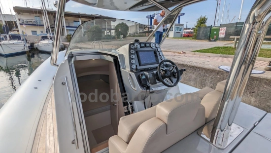Sacs Marine Strider 11 Sundeck usado à venda