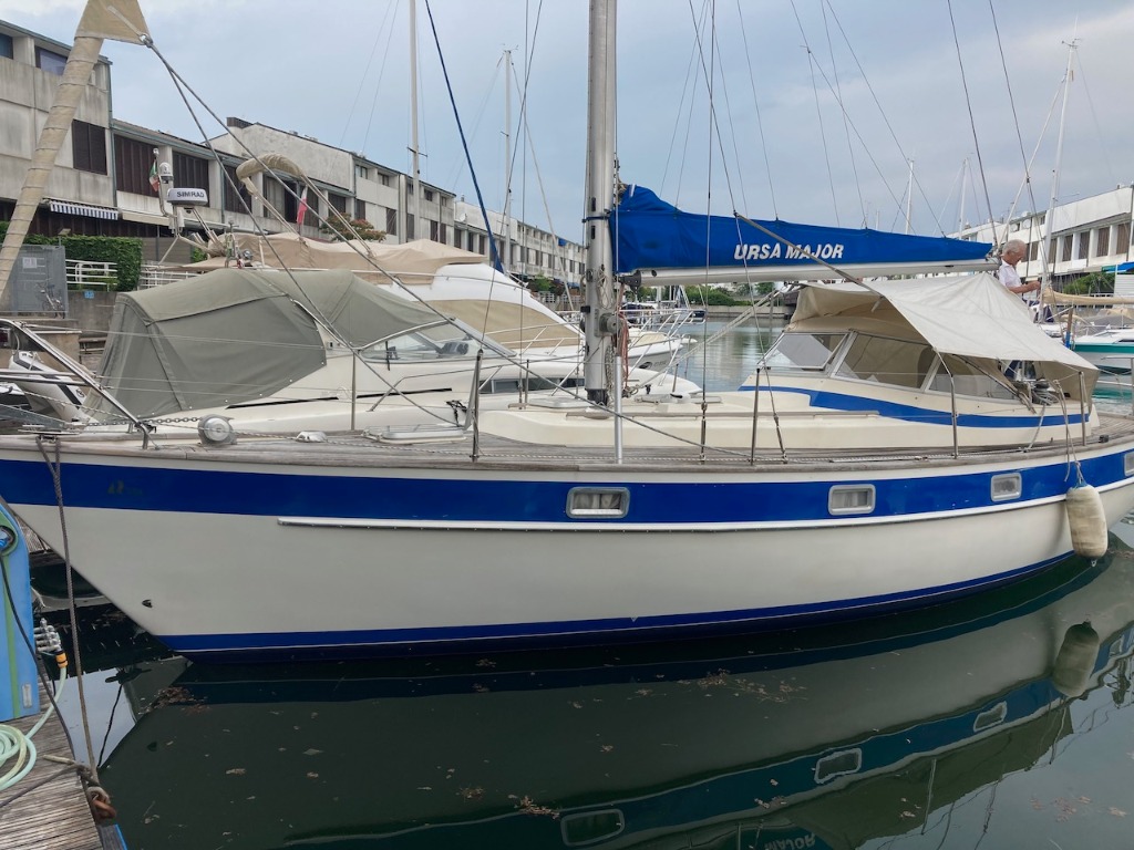 Hallberg Rassy 352 usata in vendita