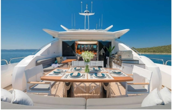 Sunseeker Predator 108 usata in vendita