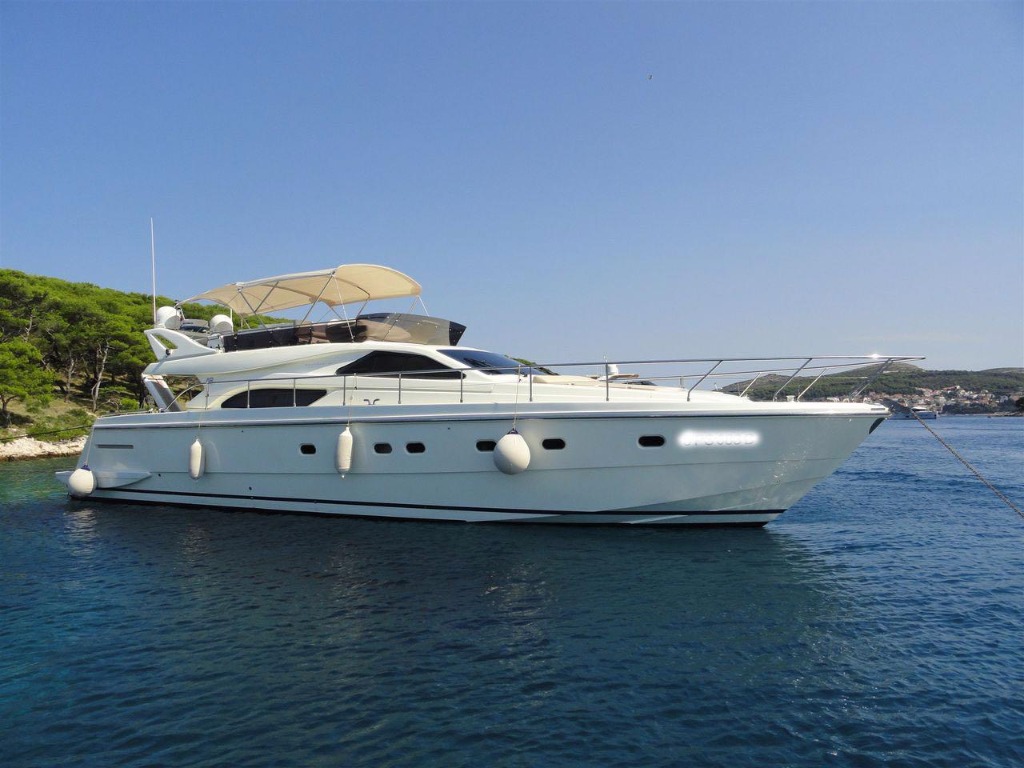 Ferretti 57 ANNIVERSARY usado à venda