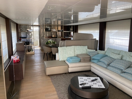 Ferretti 850 HT usata in vendita
