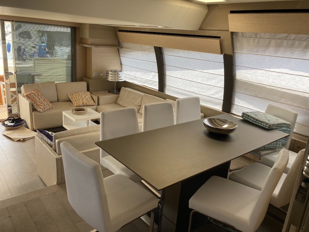 Ferretti 720 usata in vendita
