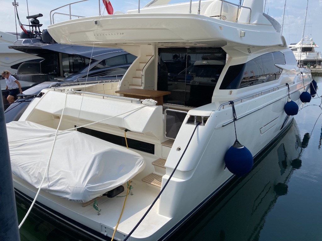 Ferretti 720 usata in vendita