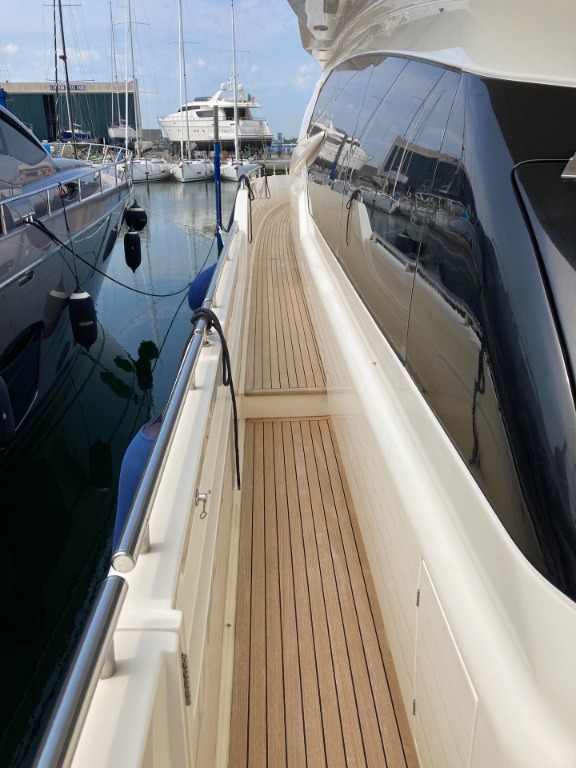 Ferretti 720 usata in vendita