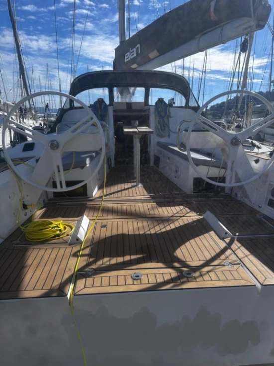 Elan Marine E5 usado à venda