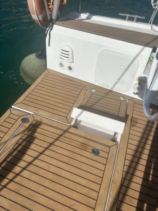 Elan Marine E5 usado à venda