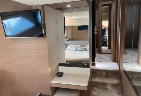 Ferretti 550 usata in vendita