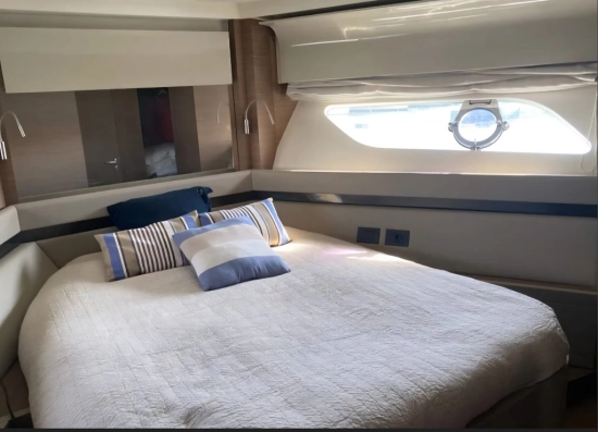 Ferretti 550 usata in vendita
