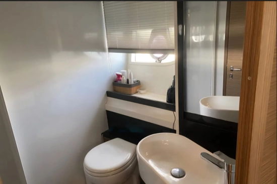 Ferretti 550 usata in vendita