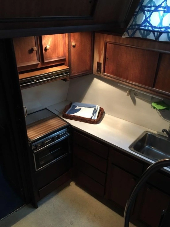 Hatteras Yachts 43 DOUBLE CABIN usata in vendita
