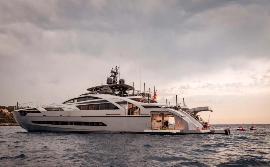 Pershing (Ferretti SpA) 140 usata in vendita