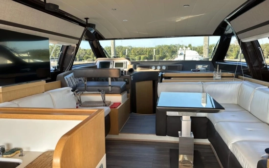 Ferretti 570 usata in vendita