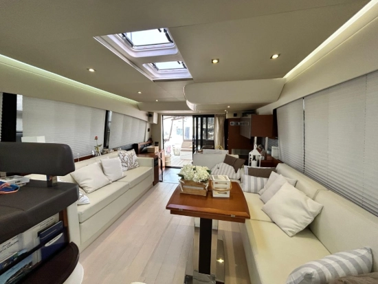 Prestige 550 FLY usata in vendita