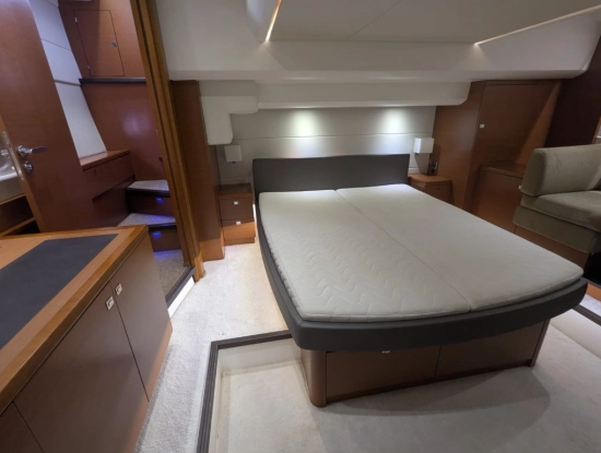 Prestige 550 FLY usata in vendita