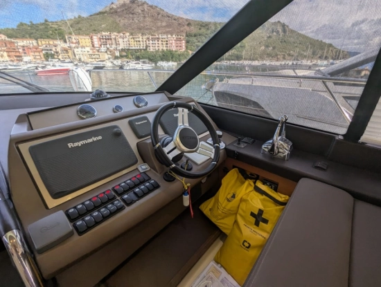 Prestige 550 FLY usata in vendita