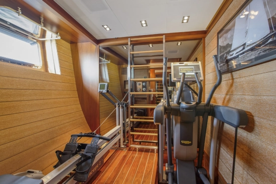 Perini Navi 40 m FAST CRUISING LINE usata in vendita