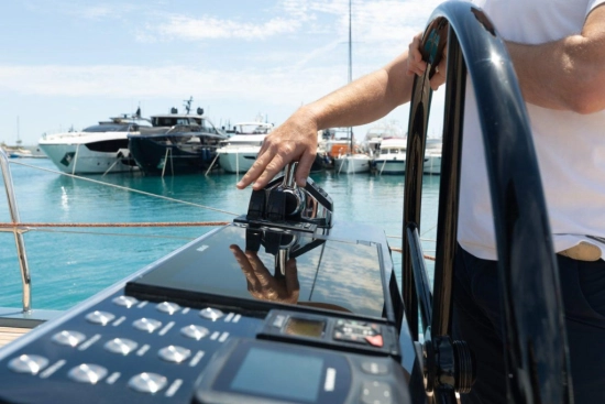 YYachts Y8 CHIGLIA FISSA usata in vendita