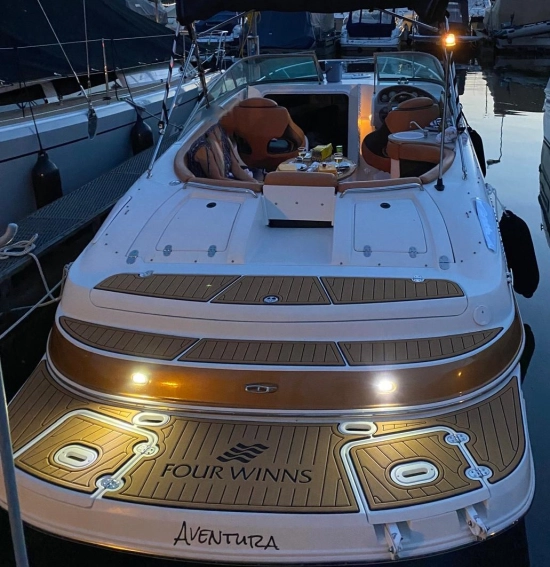 Custom 245 usata in vendita