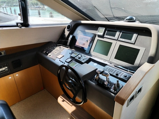 Ferretti 681 usata in vendita