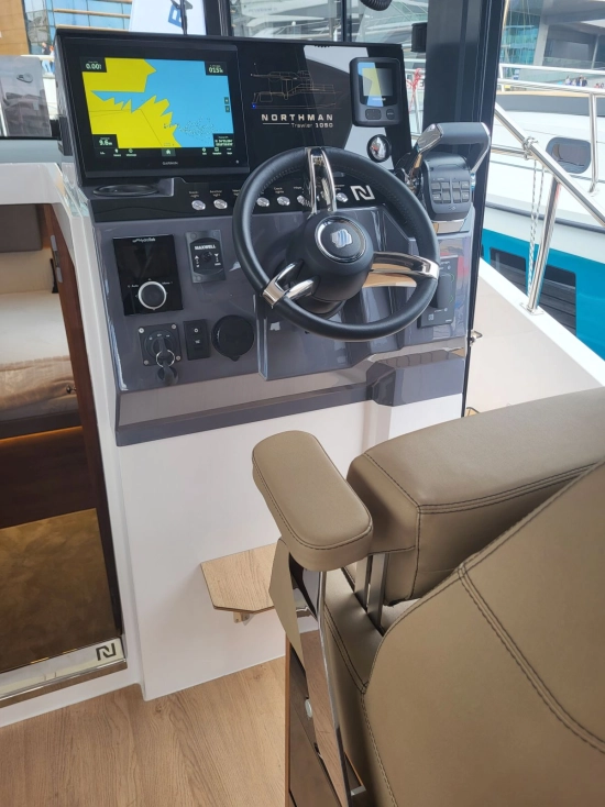 Northman Trawler 1050 DEMO Perfect Equ Fly usado à venda