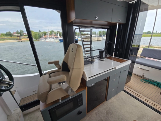 Northman Trawler 1050 DEMO Perfect Equ Fly usado à venda