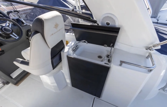 Jeanneau Leader 30 Outboard 2x 200 hp Perfect Condition usado à venda
