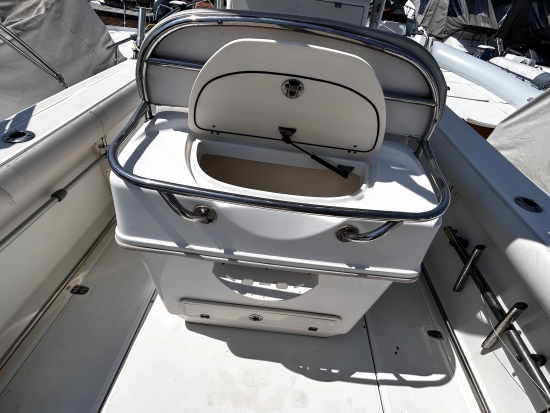 Boston Whaler 270 OUTRAGE de segunda mano en venta