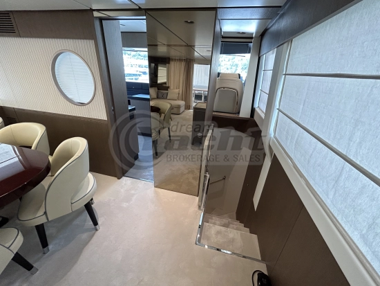 Azimut MAGELLANO 66 usado à venda