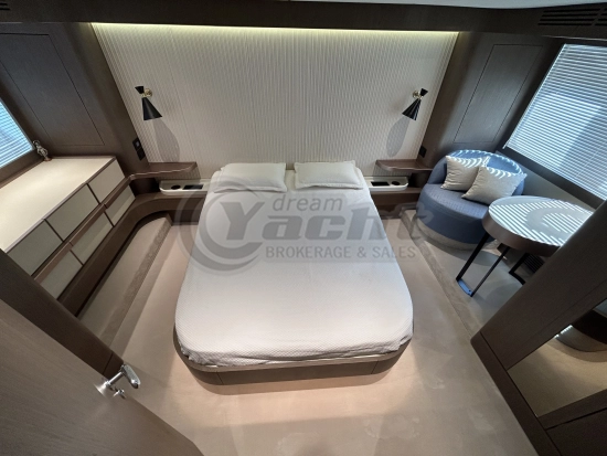 Azimut MAGELLANO 66 usado à venda