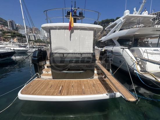 Azimut MAGELLANO 66 usado à venda