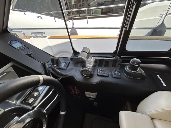 Azimut MAGELLANO 66 usado à venda