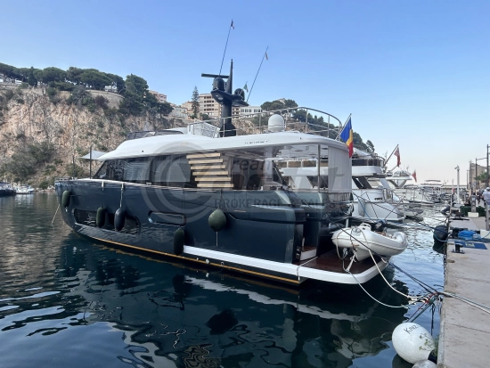 Azimut MAGELLANO 66 usado à venda
