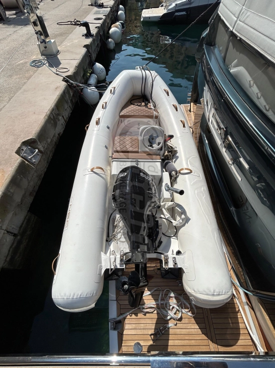 Azimut MAGELLANO 66 usado à venda