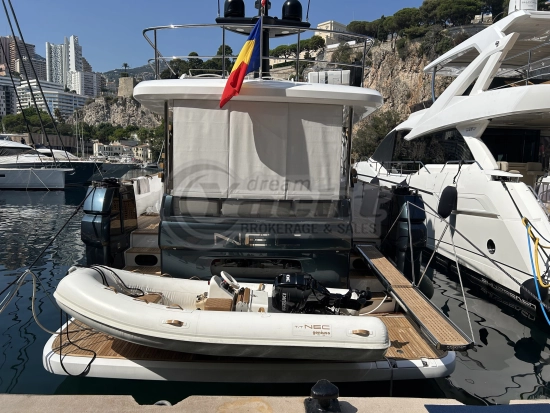 Azimut MAGELLANO 66 usado à venda