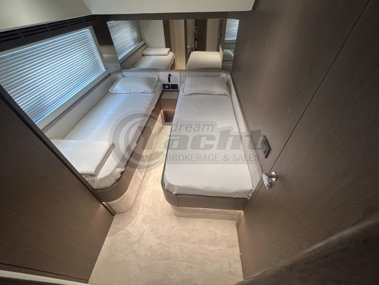 Azimut MAGELLANO 66 usado à venda