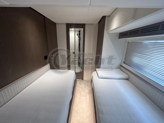 Azimut MAGELLANO 66 usado à venda