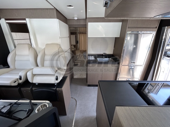 Azimut MAGELLANO 66 usado à venda